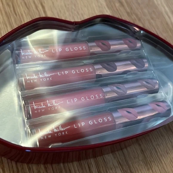 NWOT NEVER USED Nicole Miller lip gloss set - Picture 4 of 5